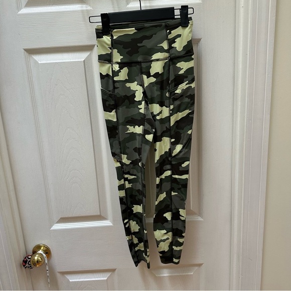 Lululemon Fast and Free Tight 25" Nulux Camo leggings green 2 - Picture 1 of 7